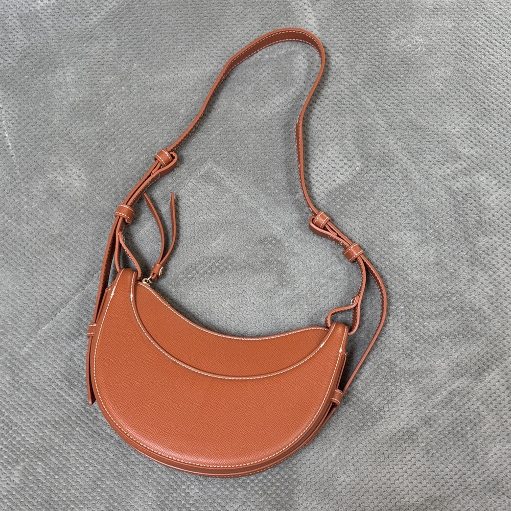Elegant Tan Women's Shoulder Bag